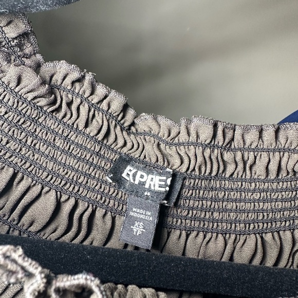 Offshoulder tops buddle - Picture 2 of 3